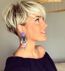 Frisuren 2018 Frauen Kurz Uberall Frisuren Damen Kurz Hinterkopf Trendy Modesonne Haar Frisuren 2017 Haa Kurzhaarfrisuren Haarschnitt Kurz Kurzhaarschnitte