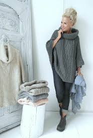 Dieser hübsche herren pullunder ist in einem einfachen phantasiemuster gestrickt. So Konnen Sie Als Anfanger Einen Poncho Stricken Anleitungen Ideen