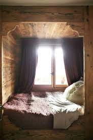 rustic alcove bed coin chambre maison en rondins lit coin