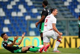 Milan, again missing injured forward zlatan ibrahimovic, remained unbeaten after 13 games and lead the standings with 31 points. Usai Sassuolo Vs Ac Milan Ibrahimovic Bidik Peringkat 5 Klasemen Okezone Bola