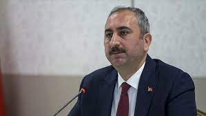 12 mart 1977'de gaziantep'in nizip ilçesinde doğdu. Adalet Bakani Abdulhamit Gul Den Duygu Delen In Ailesine Ziyaret Son Dakika Haberler