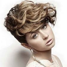 Visualizza altre idee su capelli, tagli di capelli, capelli cortissimi. Tagli Capelli Corti Ricci Asimmetrici Idee E Suggerimenti