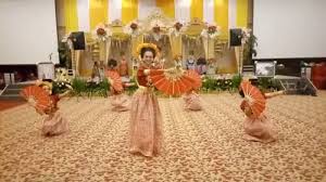 Sama seperti tarian lainnya, tari toerang batu memiliki maknanya tersendiri. Tarian Sulawesi Barat Beserta Gambar Dan Penjelasannya Neprona