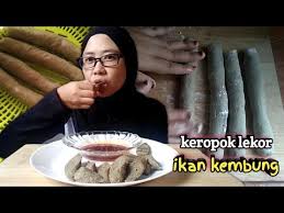 Kemudian, masukkan kedalam periuk yang airnya sedang mendidih. Buat Sendiri Keropok Lekor Kisar Gaul Gentel Rebus Siap Youtube