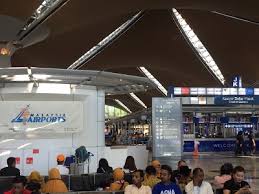 Top management poslaju tidur ke? Pos Malaysia Klia Terminal Selangor 60 3 8787 3871