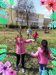 Aici găsiți ⭐ planșe și desene cu albine de colorat pentru copii. Mii De Albine Sute De Fluturi Zeci De Clasa De Poveste Facebook