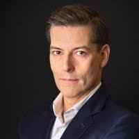 Stephen Diamond's Instagram, Twitter & Facebook