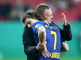 September 2011 aufgrund eines erschöpfungssyndroms von seinem posten auf schalke zurückgetreten war, wird neuer sportdirektor bei rb salzburg. Ralf Rangnick Praises Marcel Sabitzer His Development Couldn T Have Been Any Better