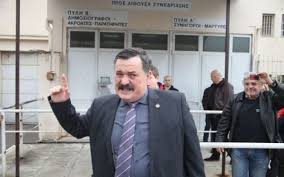 Ο χρήστος παππάς κρατείται στα γραφεία της αντιτρομοκρατικής, όπου ανακρίνεται. Yjz Kad Bjn9um