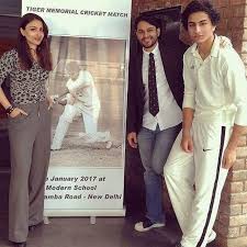 Ibrahim Shares An Uncanny Resemblance To Dad Saif In This Photo With Soha And Kunal Soha Ali Khan Matches Today Bollywood Celebrities