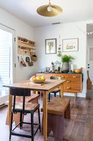 Do you know someone just starting out, starting fresh, starting over? Use This Dining Room Decluttering Checklist Apartment Therapy