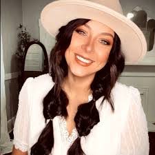 Yarely Negrete's Instagram, Twitter & Facebook