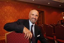 Vincenzo onorato si è laureato in economia marittima ed è entrato a far parte dell'azienda di famiglia: Marittimi Italiani Con Vincenzo Onorato Moby Grande Societa Sassate