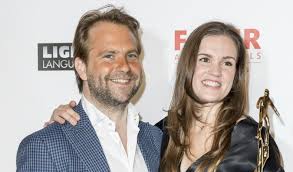 Scroll down and check out her short and/or medium light brown hairstyles & haircuts. Marly Van Der Velden Is Zwanger Van Haar Tweede Kindje