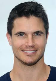 Robbie Amell