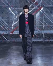 Bts has been louis vuitton's international ambassador since last april and participated in the . Bts Modeled Louis Vuitton S Fall 2021 Men S Collection In Seoul Fashionista
