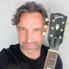 Joe Saavedra Música