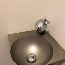 あつまれ 蛇口の森はinstagramを利用しています お おたま蛇口ぃぃ 奇抜さが出ず 周りとの調和も取れてて 手洗の器とカウンターは 一体型のステンレス トイレ空間 トイレ手洗 badezimmer innenausstattung badezimmer innenausstattung