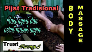 Masuk angin memang suatu penyakit yang seringkali menyerang tubuh kita. Pijat Tradisional Mengatasi Perut Masuk Angin Dan Kembung Youtube