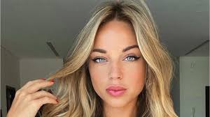 VOICI : Maddy Burciaga en lingerie : sexy et amoureuse, elle charme les  internautes