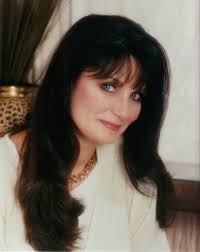 Catherine Lanigan's Instagram, Twitter & Facebook