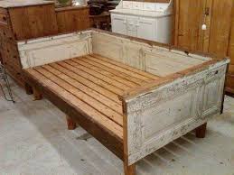 Best Diy Ideas To Make Bed Place From Pallet Project 02 Diy Daybed Diy Furniture How To Make Bed