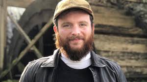 Richard Holt: Cariad am deisennau ac Ynys Môn