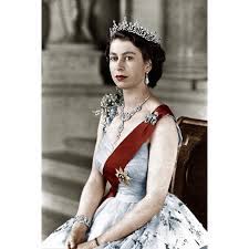 62 Years Ago 25 Year Old Princess Elizabeth Ii Became The Queen Of England Today She Is Just As Captivating As She Was T Queen Elizabeth Elizabeth Ii Beauty