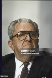 417 fotos e imágenes de alta resolución de Vernon Walter