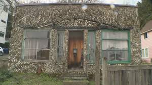 'levy's beach stone cottage' is located in a coastal rural setting, yet is only a 4 minute drive to warrnambool's thriving restaurant and retail centre. Effort Underway To Save 90 Year Old Beach House In West Seattle King5 Com