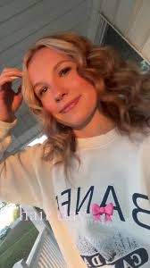 Claudia Cunningham's Instagram, Twitter & Facebook