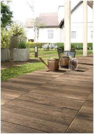Praktisch Teppich In Holzoptik Check More At Https Belarusinside Org Teppich In Holzoptik Html Terrassenfliesen Garten Terrasse Terrassenbelag