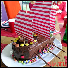 Piratenschiff Torte Kindergeburtstag Geburtstagskuchenrezeptkinder Kindergeburtstag Pira Torte Kindergeburtstag Pirat Kuchen Kuchen Kindergeburtstag