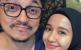 Laudya cynthia bella mengaku bahwa ia sudah bercerai. Sebelum Bercerai Intip Perjalanan Cinta Laudya Chyntia Bella Dan Engku Emran Okezone Celebrity