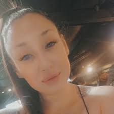 Hey! Tattoo artists how do you deal with chronic pain of tattooing? (Wrist  pain, back and neck pain, carpal tunnel etc.) I have been tattooing for 7  years now, i have tried