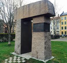 «verdig», «vakkert» og «følelsesmessig sterkt» er noen av beskrivelsene. Minnesmerke Over Spania Kjemparen Martin Schei Kulturhistorisk Leksikon