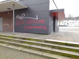 Neue Verkehrsfuhrung Sorgt Fur Verwirrung Umweltspur Und Protected Bike Lane Sollen Die Stadt Zukunftsfahiger Machen Essen