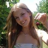 Kira Dillon's Instagram, Twitter & Facebook