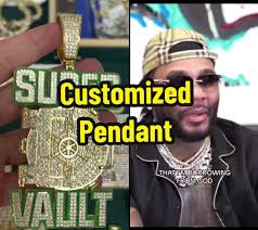 #duet with @djosiee🫥 The pendant is very interesting,it’s a flip-flop  design,and with the exterior,it’s really great!#hiphopjewelry  #hiphoppendant #hiphopjewelry #goldpendant #diamondpendant ...