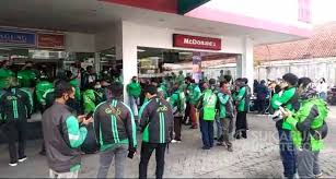Penjualan lainnya tetap boleh dilaksanakan, kata kepala satpol pp diketahui, mcdonald's merilis produk makanan yakni bts meals, hasil kerja sama restoran itu dengan grup penyanyi asal korea selatan yakni bts. N185kmo4d5eyym