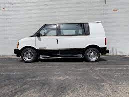 1991 GMC Safari GT Hits Online Auction