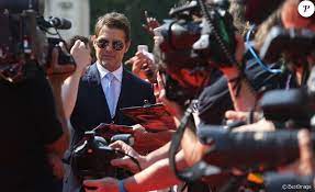 Tom Cruise Aux Anges Avec Alix Benezech Star Francaise De Mission Impossible 6 Tom Cruise Star Francaise Fallout