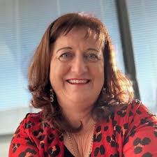 Amanda Mclean's Instagram, Twitter & Facebook