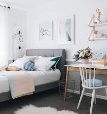 Um Quarto Bem Charmosinho Comfy Mood For Sunday Via Tarina Lyell Architecture Decoracao Design Decor Teenage Room Decor Bedroom Design Bedroom Interior