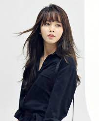 I've liked lee bo young since queen of the game and yoon sang hyun's oska in secret garden is a favorite character of mine. Kim So Hyun Reunites With I Hear Your Voice Writer Dramabeans Korean Drama Recaps Wanita Cantik Aktris Wanita