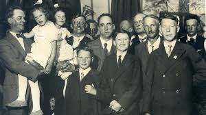 1931 film that i love to watch. Niederbayerisches Preissingen 1931 Die Anfange Der Live Volksmusikubertragungen Im Br Der Br Unternehmen Br De