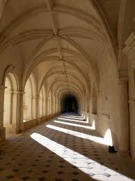 L Abbaye De Fontevraud Sur Les Pas D Alienor D Aquitaine Culturez Vous Abbaye De Fontevraud Abbaye Edifices Religieux