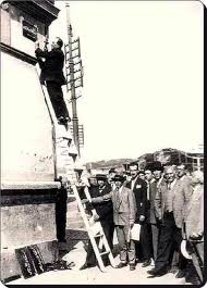 Cadde I Kebir Tabelasi Istiklal Caddesi Tabelasi Ile Degistirilirken 1927 Istanbul Istanbul Fotograf Tarih