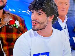 Il 2 agosto 2020 pierpaolo pretelli pubblica anche un singolo musicale con la cantante giorgina: Antonio Corteggiatore Uomini E Donne Sophie Chi E Eta Instagram E Molto Altro Tutto Sul Gossip