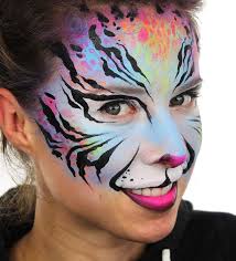 Tiger Schminken Eine Einfache Anleitung Und Jede Menge Anregungen Kinder Deko Eiskoniginschminken In Tiger Schminken Bemalte Gesichter Gesicht Schminken